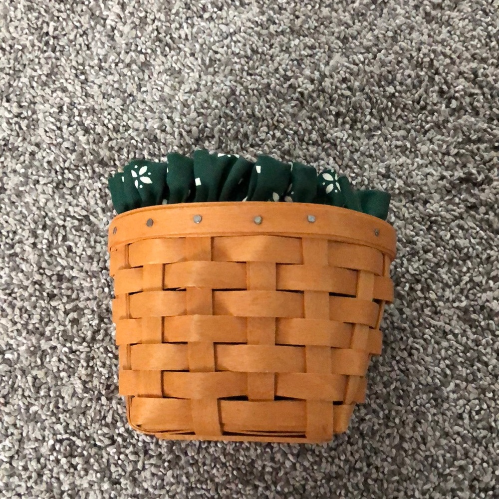 Displayed Longaberger basket!